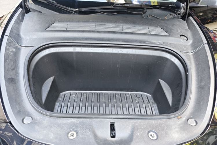 Used Tesla Model Y 2022 Rear-Wheel-Drive Version Engine Bay