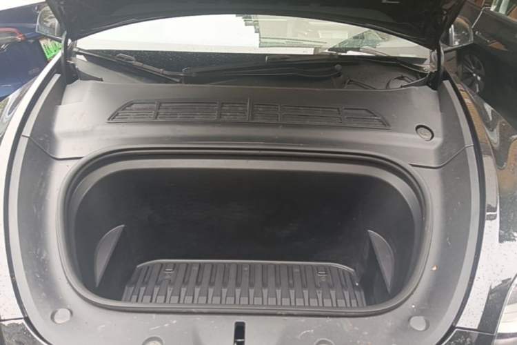 Used Tesla Model Y 2022 Rear-Wheel-Drive Version Engine Bay