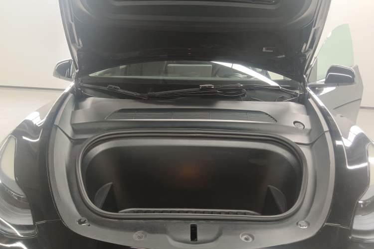 Used Tesla Model Y 2022 Revised Version Rear-Wheel Drive Engine Bay