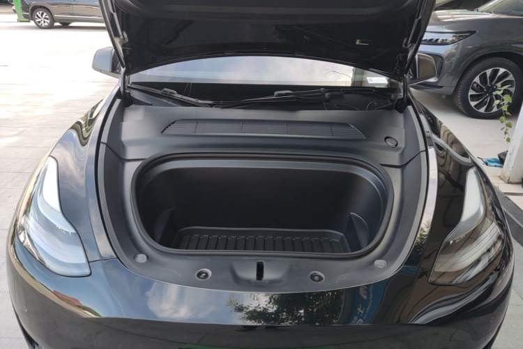 Used Tesla Model Y 2022 Rear-Wheel-Drive Version Engine Bay