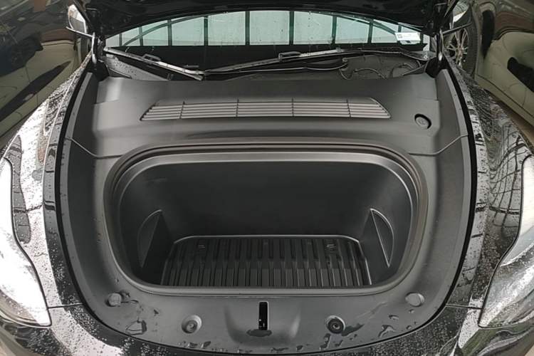 Used Tesla Model Y 2022 Revised Version Rear-Wheel Drive Engine Bay