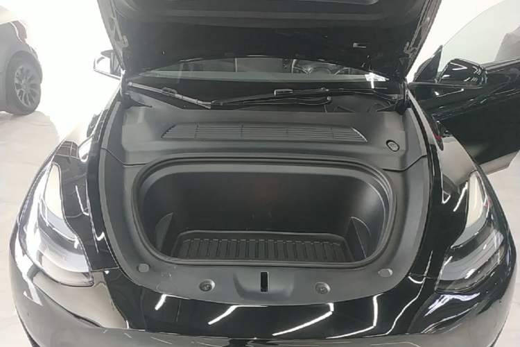 Used Tesla Model Y 2022 Revised Version Rear-Wheel Drive Engine Bay