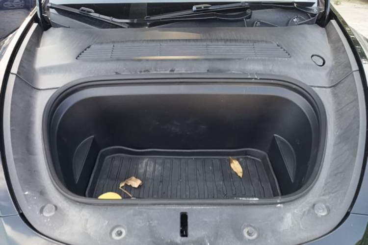 Used Tesla Model Y 2022 Rear-Wheel-Drive Version Engine Bay