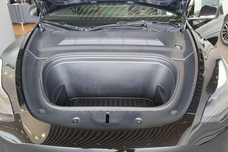 Used Tesla Model Y 2022 Performance High-Performance All-Wheel-Drive Version Engine Bay