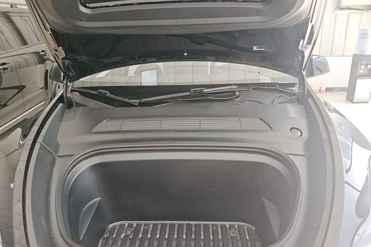 Used Tesla Model Y 2022 Revised Version Rear-Wheel Drive Engine Bay