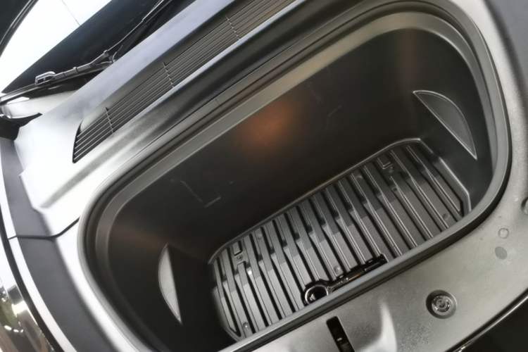 Used Tesla Model Y 2022 Rear-Wheel-Drive Version Engine Bay