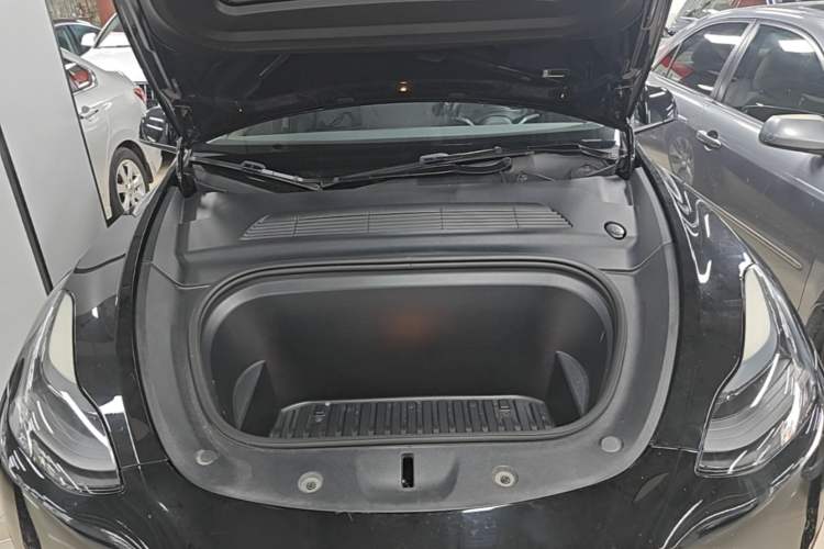 Used Tesla Model Y 2022 Rear-Wheel-Drive Version Engine Bay