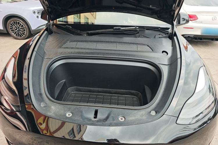 Used Tesla Model Y 2022 Rear-Wheel-Drive Version Engine Bay