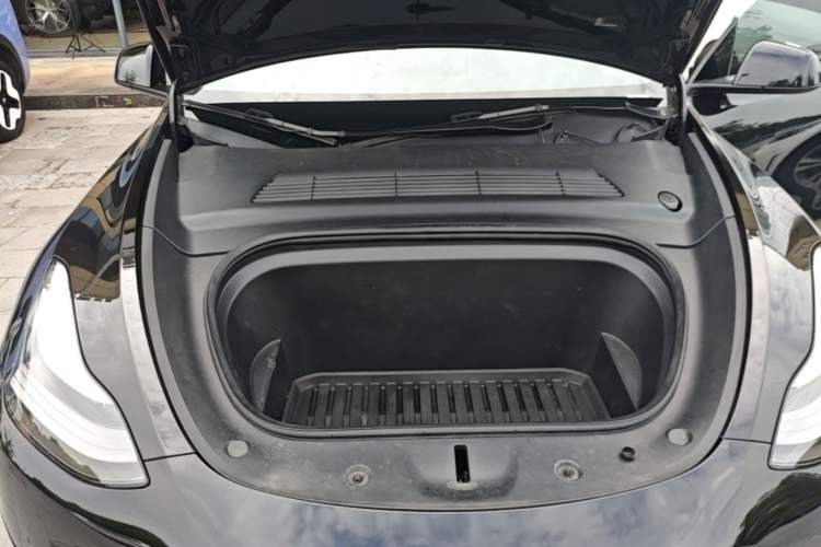 Used Tesla Model Y 2022 Rear-Wheel-Drive Version Engine Bay