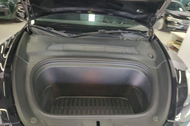 Used Tesla Model Y 2022 Rear-Wheel-Drive Version Engine Bay
