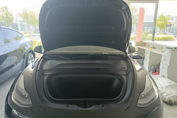 Used Tesla Model Y 2022 Rear-Wheel-Drive Version Engine Bay
