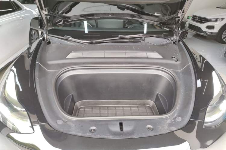 Used Tesla Model Y 2022 Rear-Wheel-Drive Version Engine Bay