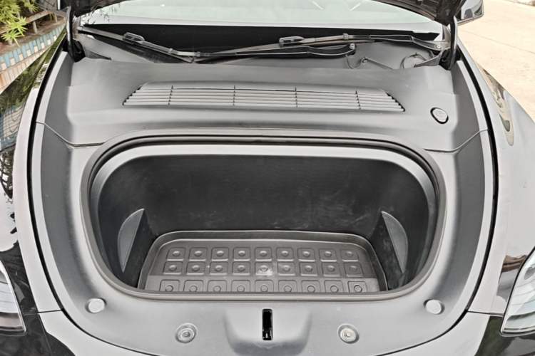 Used Tesla Model Y 2022 Revised Version Rear-Wheel Drive Engine Bay