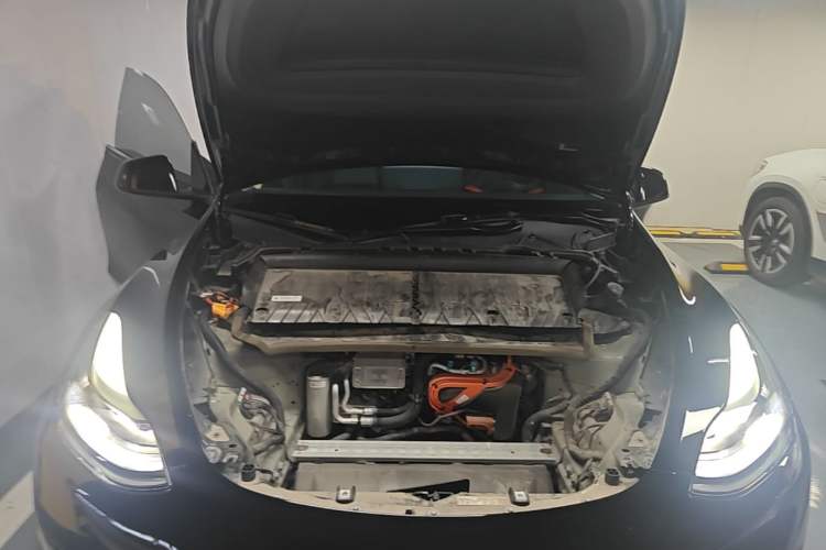 Used Tesla Model Y 2022 Rear-Wheel-Drive Version Engine Bay