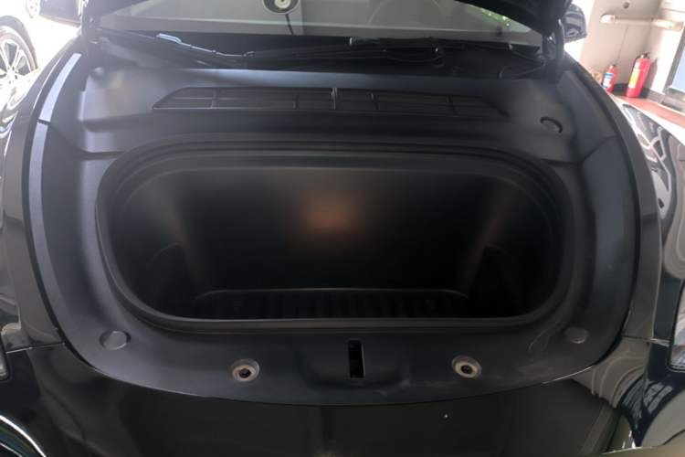 Used Tesla Model Y 2022 Rear-Wheel-Drive Version Engine Bay