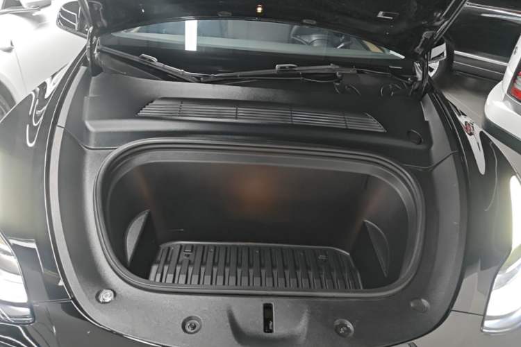 Used Tesla Model Y 2022 Rear-Wheel-Drive Version Engine Bay