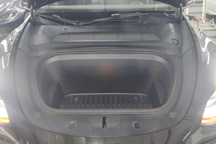 Used Tesla Model Y 2022 Revised Version Rear-Wheel Drive Engine Bay
