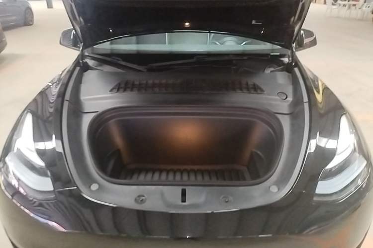 Used Tesla Model Y 2022 Revised Version Rear-Wheel Drive Engine Bay