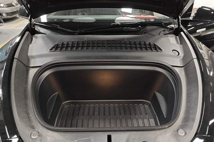 Used Tesla Model Y 2022 Revised Version Rear-Wheel Drive Engine Bay