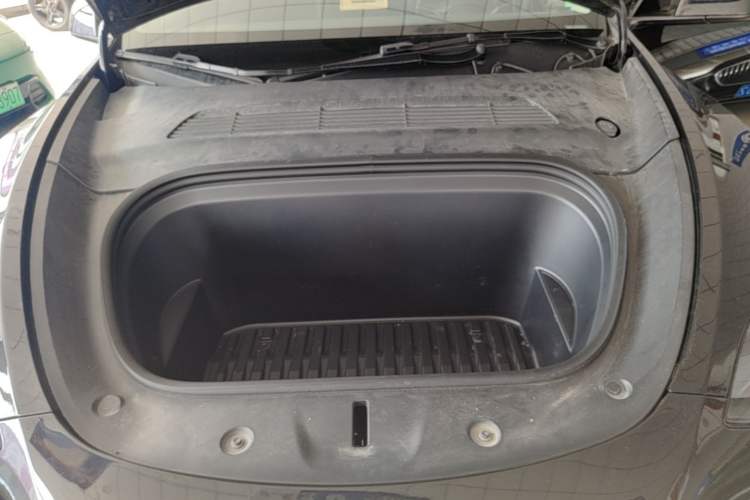 Used Tesla Model Y 2022 Rear-Wheel-Drive Version Engine Bay