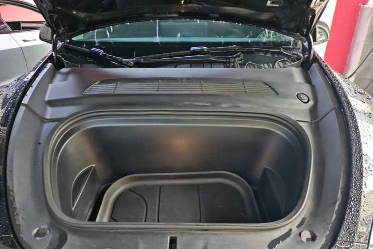 Used Tesla Model Y 2022 Rear-Wheel-Drive Version Engine Bay