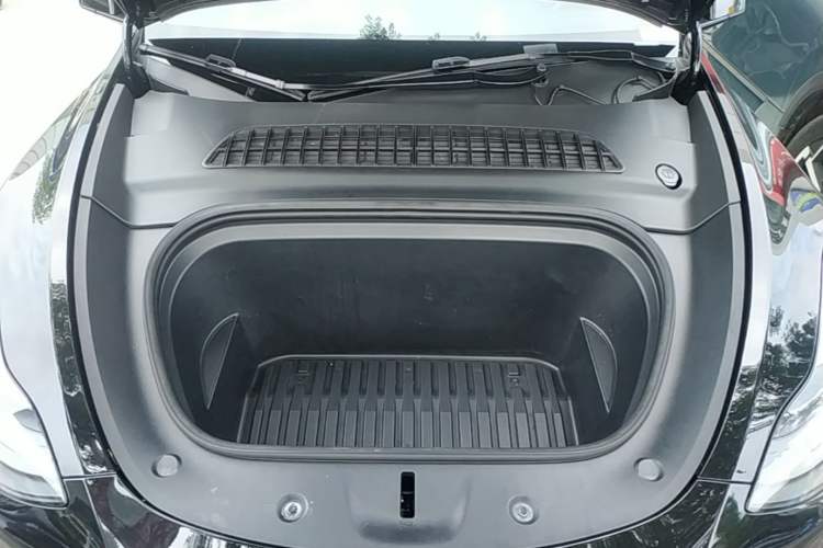 Used Tesla Model Y 2022 Revised Version Rear-Wheel Drive Engine Bay