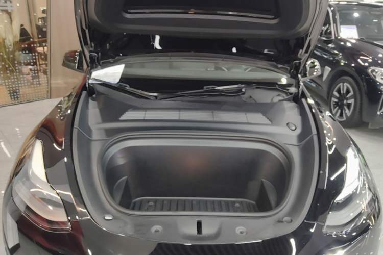 Used Tesla Model Y 2022 Rear-Wheel-Drive Version Engine Bay