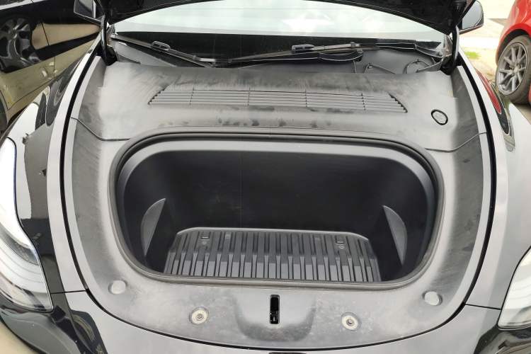 Used Tesla Model Y 2022 Rear-Wheel-Drive Version Engine Bay