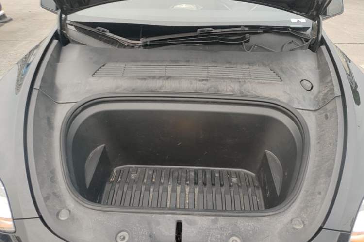 Used Tesla Model Y 2022 Revised Version Rear-Wheel Drive Engine Bay