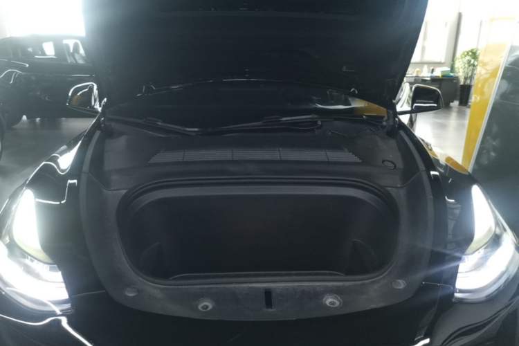 Used Tesla Model Y 2022 Rear-Wheel-Drive Version Engine Bay