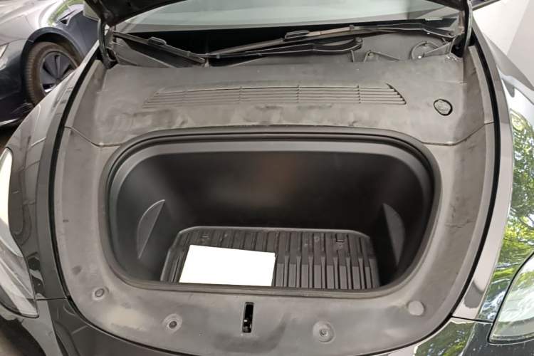 Used Tesla Model Y 2022 Revised Version Rear-Wheel Drive Engine Bay