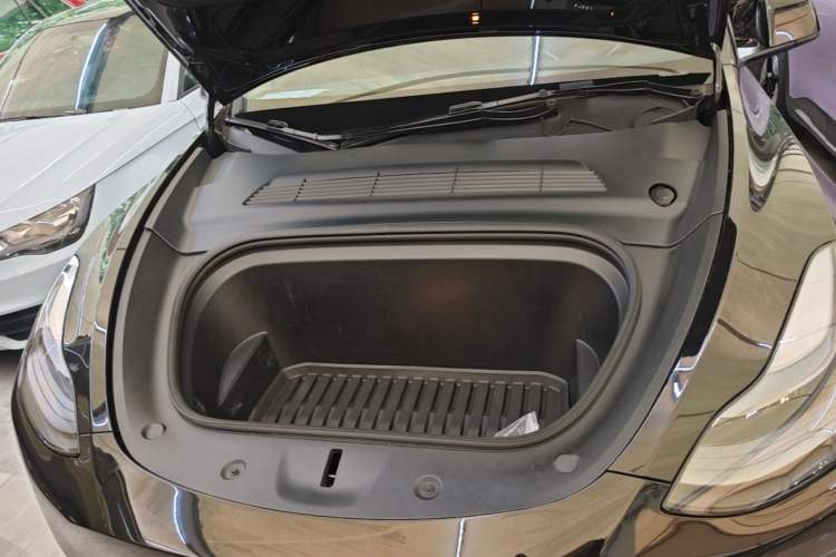 Used Tesla Model Y 2022 Rear-Wheel-Drive Version Engine Bay