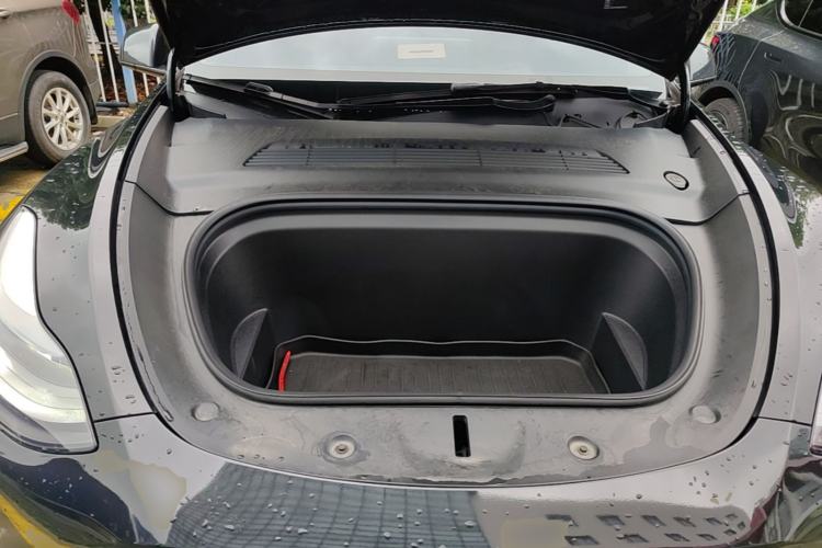 Used Tesla Model Y 2022 Rear-Wheel-Drive Version Engine Bay