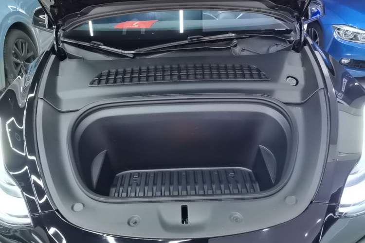 Used Tesla Model Y 2022 Performance High-Performance All-Wheel-Drive Version Engine Bay