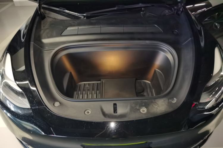 Used Tesla Model Y 2022 Rear-Wheel-Drive Version Engine Bay
