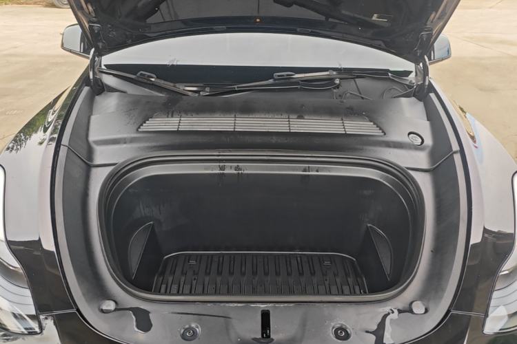 Used Tesla Model Y 2022 Rear-Wheel-Drive Version Engine Bay