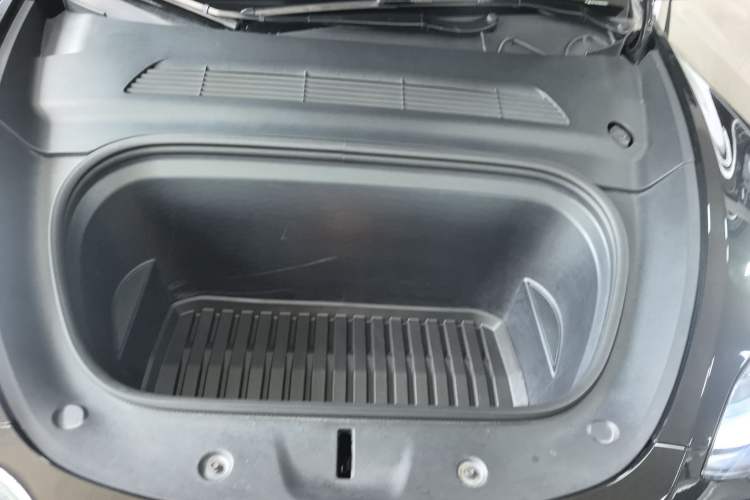Used Tesla Model Y 2022 Revised Version Rear-Wheel Drive Engine Bay