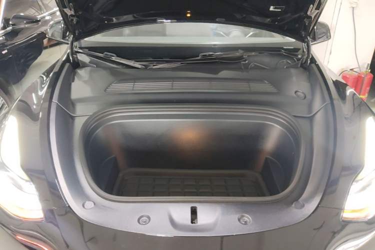 Used Tesla Model Y 2022 Rear-Wheel-Drive Version Engine Bay