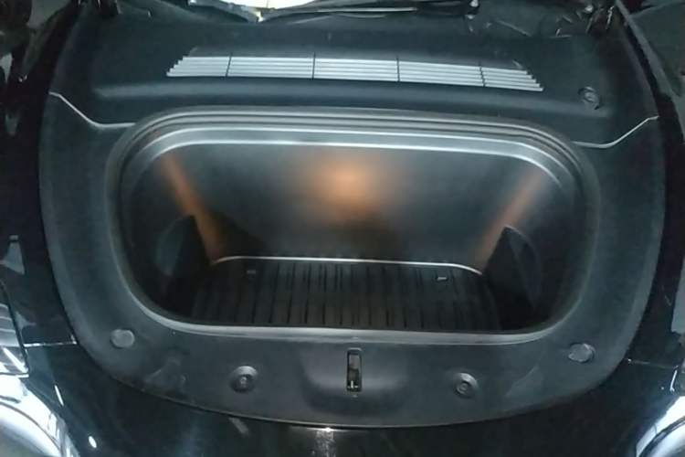 Used Tesla Model Y 2022 Rear-Wheel-Drive Version Engine Bay