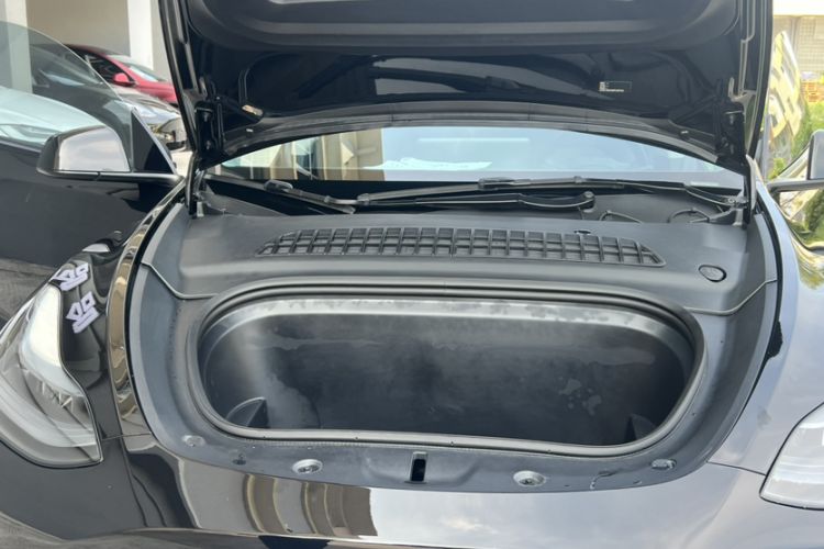 Used Tesla Model Y 2022 Rear-Wheel-Drive Version Engine Bay