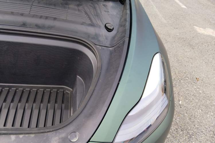 Used Tesla Model Y 2022 Performance High-Performance All-Wheel-Drive Version Engine Bay Left