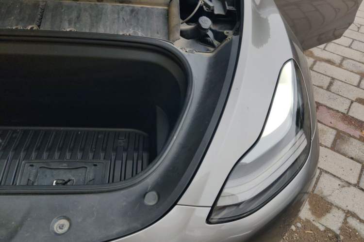 Used Tesla Model Y 2022 Rear-Wheel-Drive Version Engine Bay Left