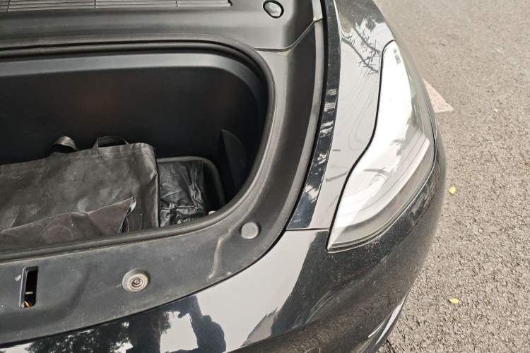 Used Tesla Model Y 2022 Rear-Wheel-Drive Version Engine Bay Left
