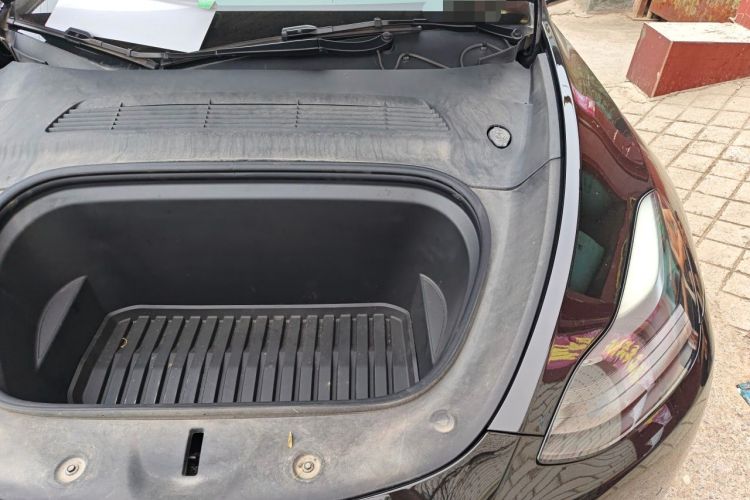 Used Tesla Model Y 2022 Rear-Wheel-Drive Version Engine Bay Left