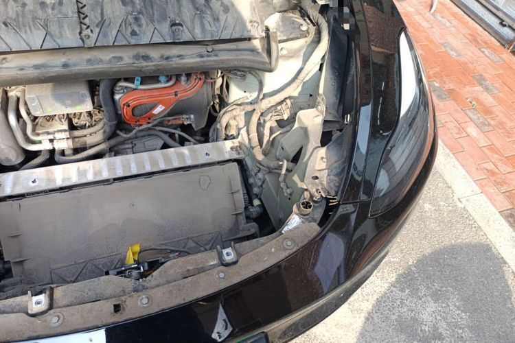 Used Tesla Model Y 2022 Performance High-Performance All-Wheel-Drive Version Engine Bay Left