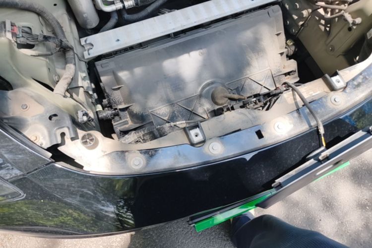 Used Tesla Model Y 2022 Rear-Wheel-Drive Version Engine Bay Left