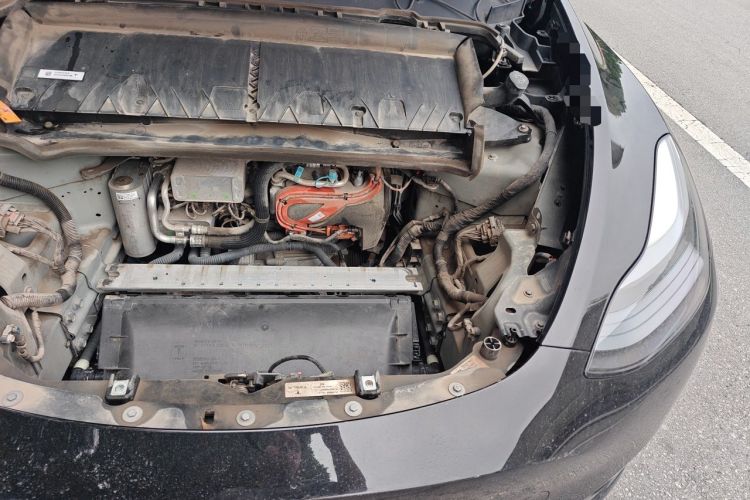Used Tesla Model Y 2022 Performance High-Performance All-Wheel-Drive Version Engine Bay Left