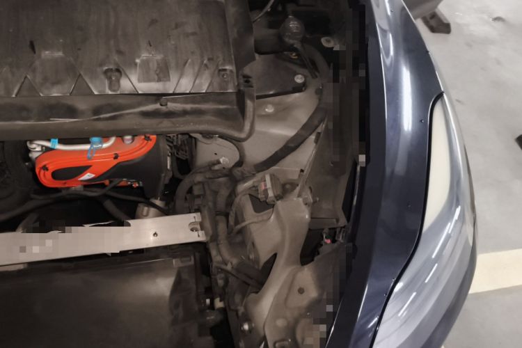 Used Tesla Model Y 2022 Rear-Wheel-Drive Version Engine Bay Left