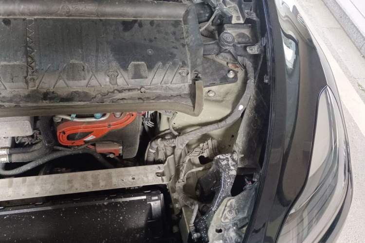 Used Tesla Model Y 2022 Rear-Wheel-Drive Version Engine Bay Left