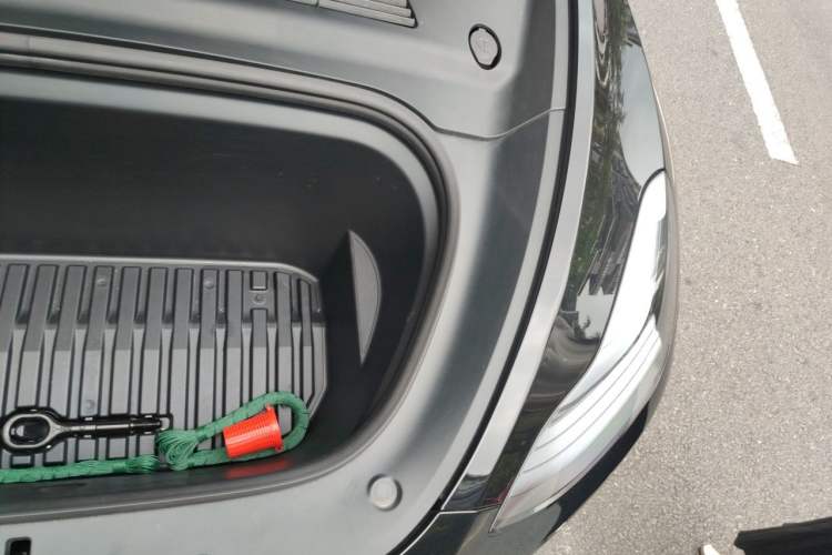 Used Tesla Model Y 2022 Performance High-Performance All-Wheel-Drive Version Engine Bay Left